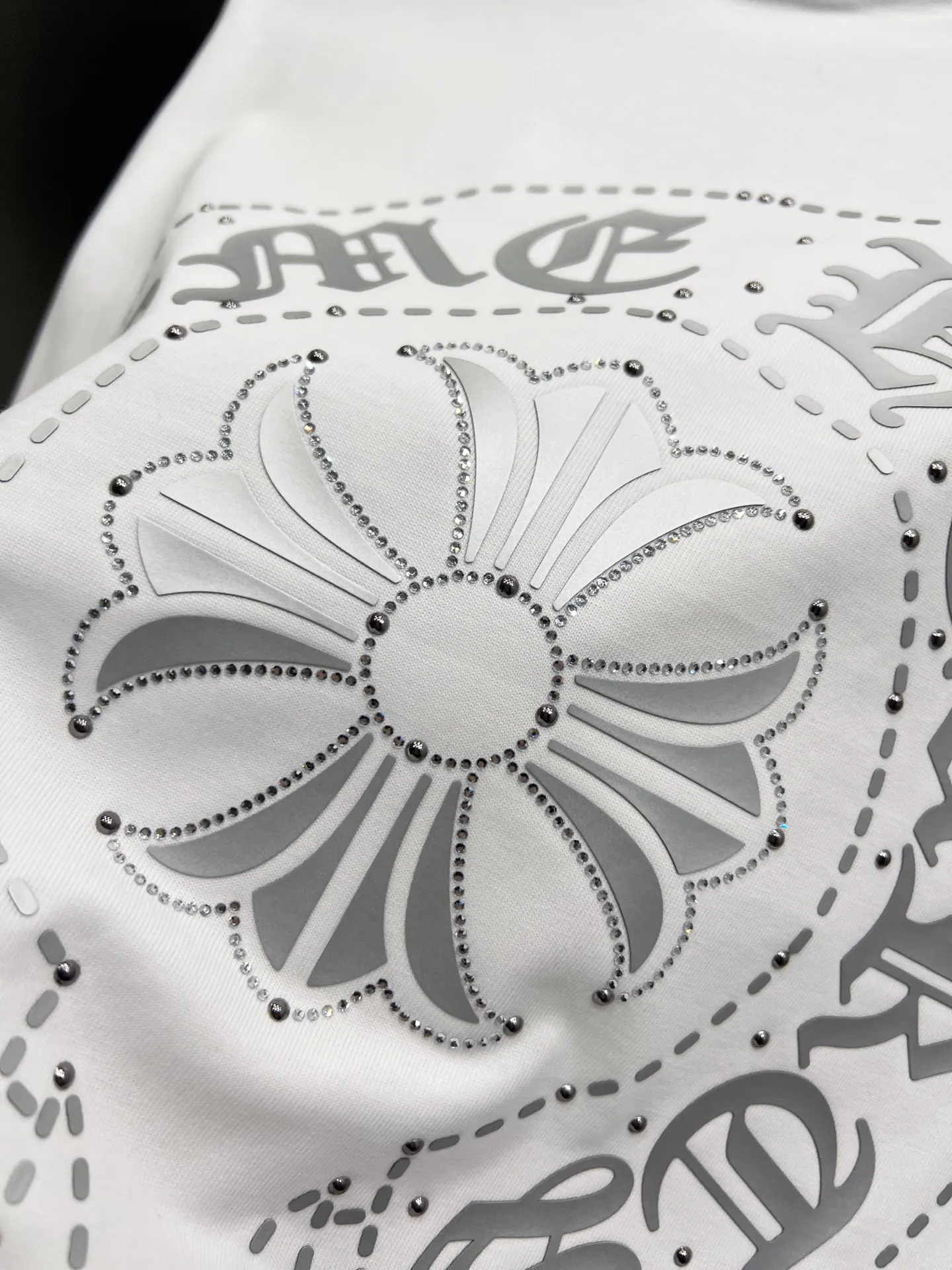 🅿️190 CH Crowe 2025 autumn and winter new short-sleeved T-shirt, cross foam technology + Middle Eastern Australian diamond design technology, the real thing is great🔥Same style for men and women, loose version, size S M L XL XXL five sizes black white